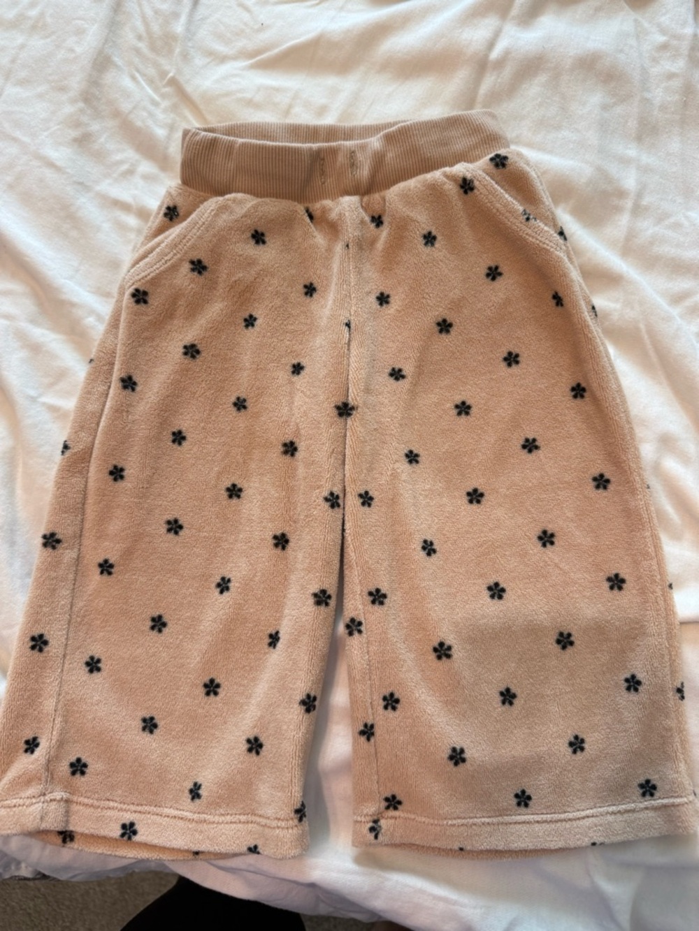 Cat & Jack Beige Wide Leg Matching Set with Black Floral Dots 12-18 months - Picture 2 of 5